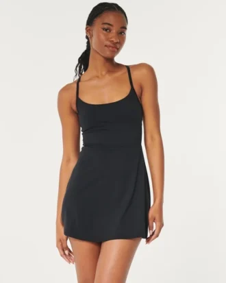 Vestido activo con tirantes y corte en A de Gilly Hicks