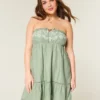 Vestido babydoll bordado sin tirantes