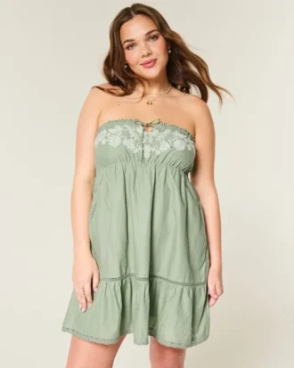 Vestido babydoll bordado sin tirantes