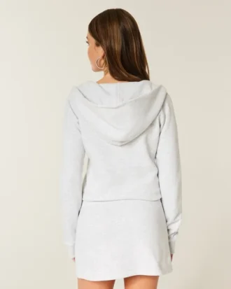 Vestido de manga larga con capucha y forro polar