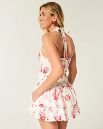Vestido falda pantalón con escote halter y doble fruncido