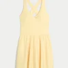 Vestido halter con envoltura Active Recharge de Gilly Hicks