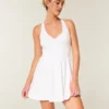 Vestido halter con envoltura Active Recharge de Gilly Hicks