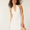 Vestido halter de crepé con espalda abierta