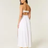 Vestido largo sin tirantes con escote cruzado