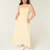 Vestido largo sin tirantes con fruncidos