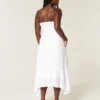 Vestido largo sin tirantes con fruncidos