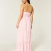 Vestido largo sin tirantes estilo crochet