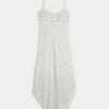 Vestido midi con dobladillo asimétrico