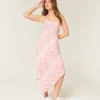 Vestido midi con dobladillo asimétrico Vestido midi con dobladillo asimétrico