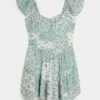 Vestido mini con falda pantalón, mangas con volantes y pinzas en el pecho