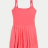 Vestido plisado deportivo Gilly Hicks