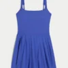 Vestido plisado deportivo Gilly Hicks