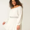 Vestido tejido con hombros al aire