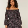 Vestido tejido con hombros al aire